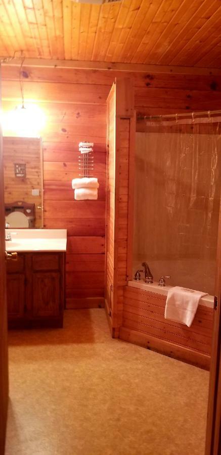 מגי ואלי Tanglewood Motel And Log Cabins מראה חיצוני תמונה